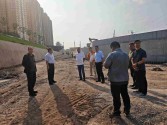 平頂山市住建局局長(zhǎng)楊洪濤一行實(shí)地督導(dǎo)稻香路南段項(xiàng)目建設(shè)